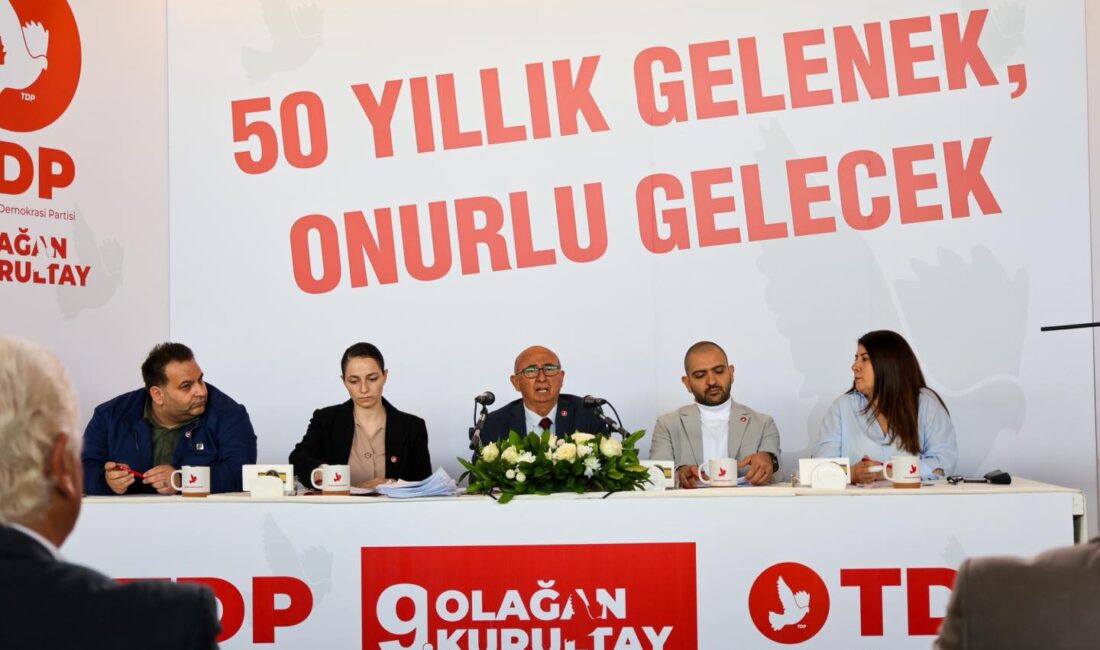 TDP’nin 9. Olağanüstü Kurultayı başladı. Kurultayda, eşitlik, adalet ve demokratik
