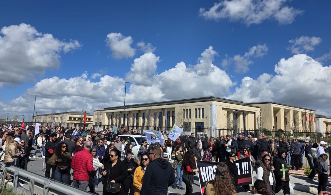 Sendikalar üyelerine ilettiği mesajda meclisin bugün toplanmayacağını ve hayat pahalılığı
