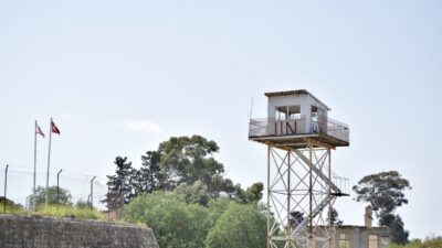 Yiğitler Burcu bölgesinde bulunan siviller, güney yönünden gelen bir grubun